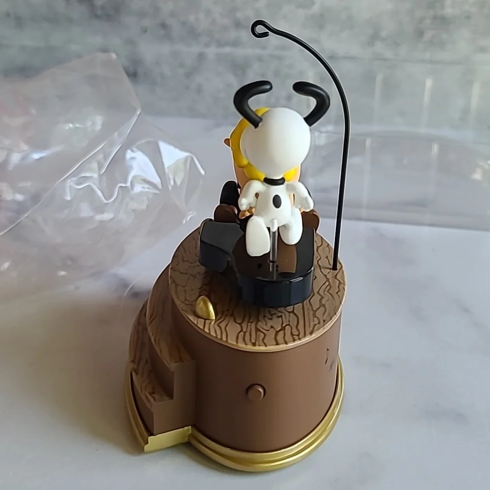 Hallmark Keepsake Ornament Peanuts 2004 Love To Dance! - Picture 10 of 12